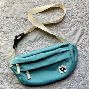 Walker Family Goods Louie Sling Seafoam Fanny Pack